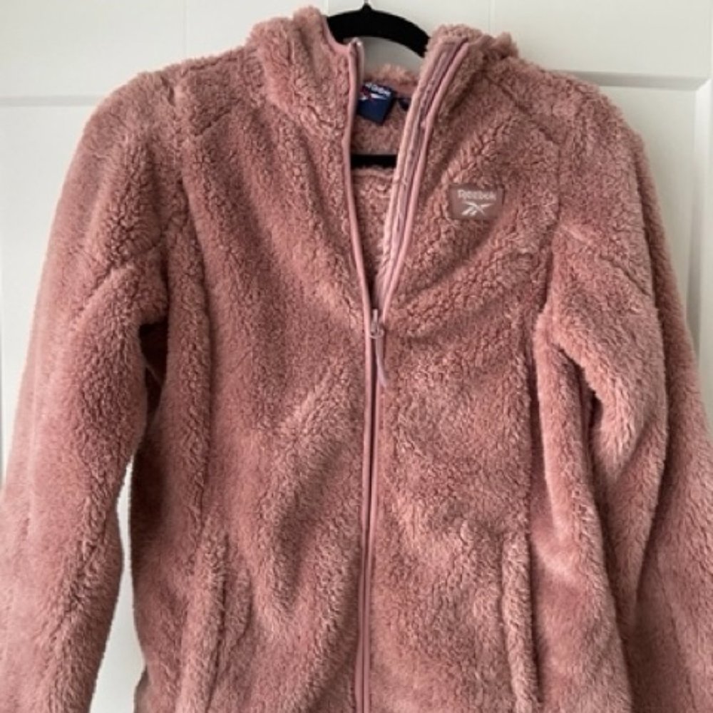 Rebok sweater lightly worn